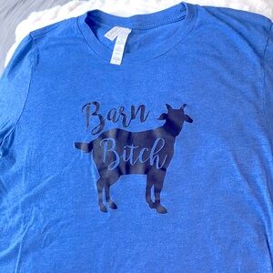 Cricket +Clover artisan handmade goat tee shirt size small. EUC